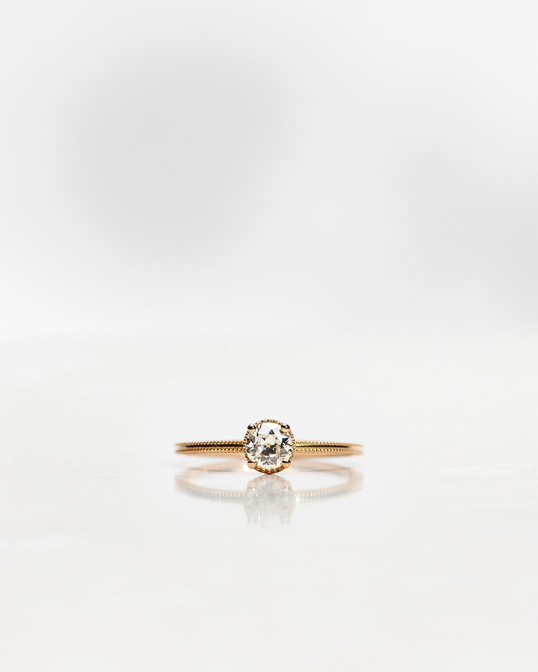 Ringar med Antikdiamant