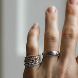 Amelia's Minimalistiska Baguetteband med Briljanter