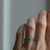 Amelias Minimalistiska Baguetteband med Briljanter - Topptäckt - Vitguld/Platina