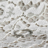 Amelias Minimalistiska Baguetteband med Briljanter - Topptäckt - Vitguld/Platina