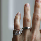 Astrid Top Covered Diamond Band i Vitguld