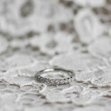 Astrid Top Covered Diamond Band i Vitguld