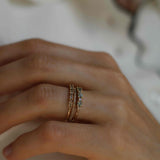 Brigitte Ring med Olivgröna Safirer och Champagnediamanter