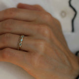 Brigitte Ring med Olivgröna Safirer och Champagnediamanter