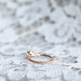 Gammeldags Solitärring med Cushion-Cut diamant (Kuddslipad diamant)