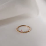 Glädje & Styrka - Lily Tiny Diamond Drop Ring med rosa safirdroppe och gula safirer