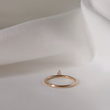 Glädje & Styrka - Lily Tiny Diamond Drop Ring med rosa safirdroppe och gula safirer