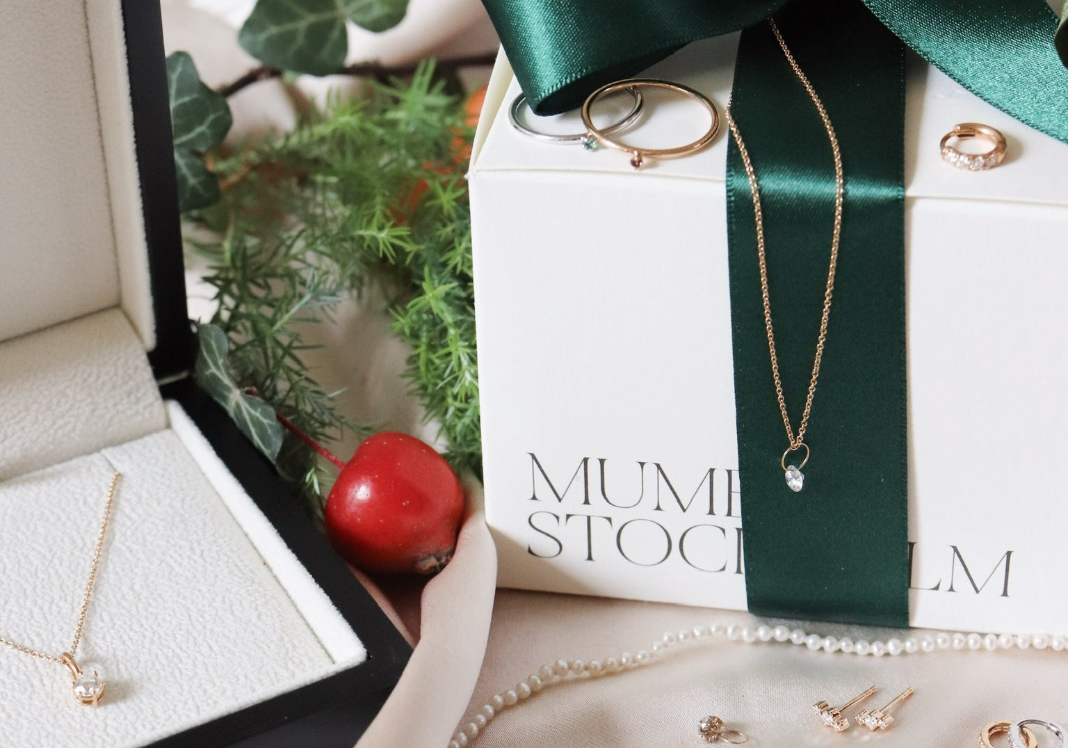 Holiday Gift Classics Mumbaistockholm - Jewelry Mix.JPG__PID:ab3baee6-bcdc-4c6c-b3ad-0420110bfd82