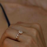 Klassisk Oval Diamantsolitär (Ny!)