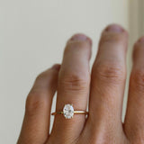 Klassisk Oval Diamantsolitär (Ny!)